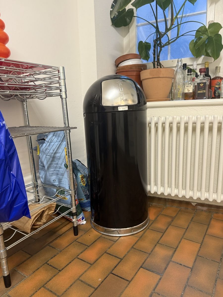 Cestini per rifiuti: Push Eimer, Fire Fighter United Metal – Usato da Zürich venduto da sa.nomeh