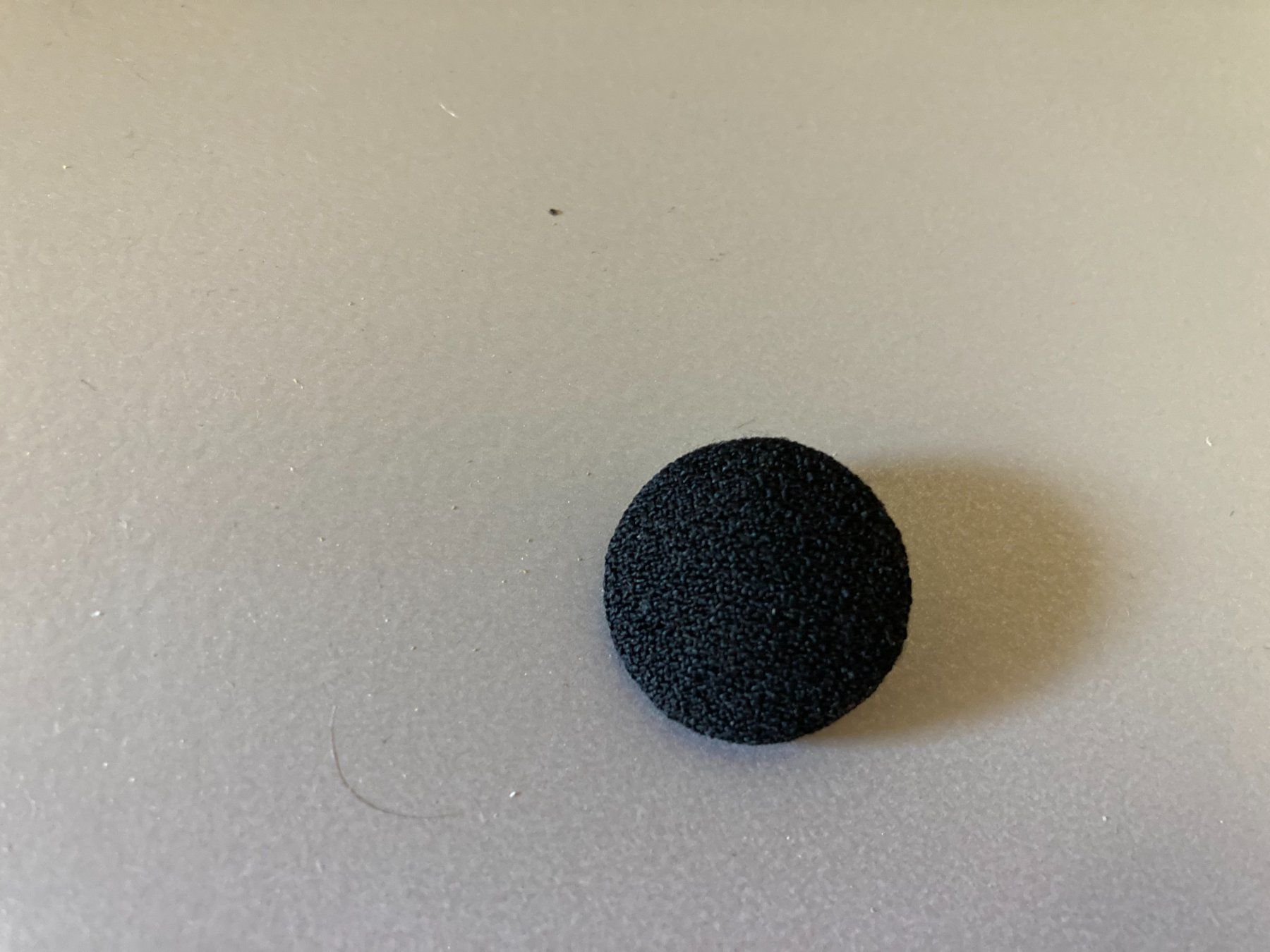 Anhänger: Knopf schwarz mit Einhängemechanismus Grösse ca 2cm antik – Gebraucht aus Schenkon von Angelikahu 2