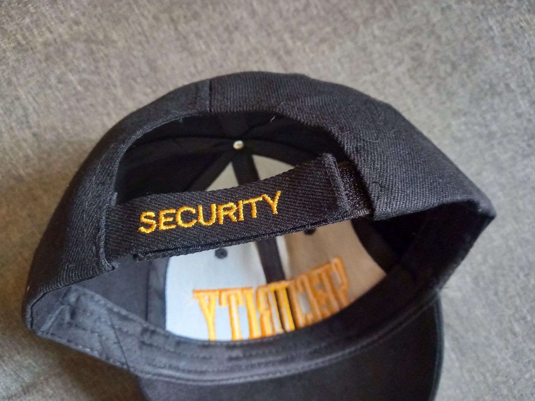 Copricapi, berretti & cappellini: 4x Schwarze Kappen SECURITY bestickt - Casquette sécurité – Nuovo e nell'imballaggio originale da Lausanne venduto da FASHION-WORLD-SHOP 3