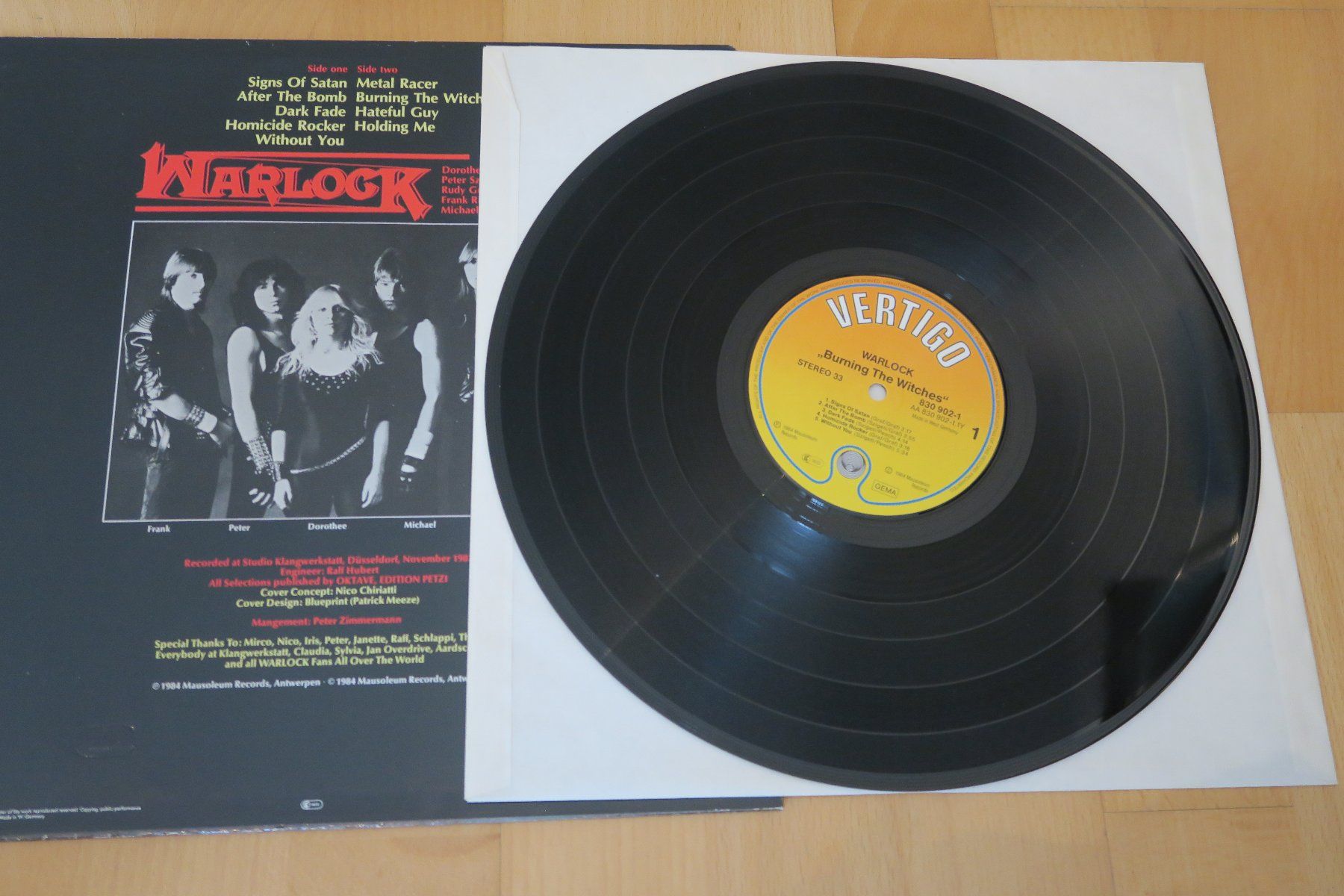 Dischi in vinile: Warlock – Burning The Witches – Usato da Thun venduto da Karibu70 2