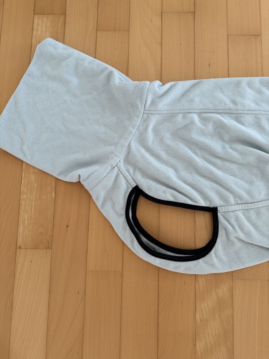 Abbigliamento: Hunde Pullover – Usato da Hünenberg See venduto da sst_bf9y 2