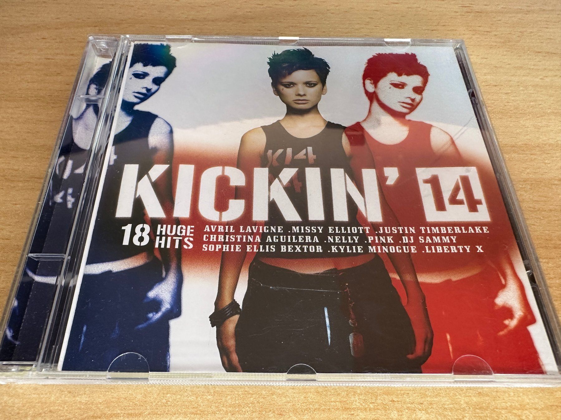 CD: Various – Kickin' 14 – Usato da Rikon im Tösstal venduto da Alpenmutz