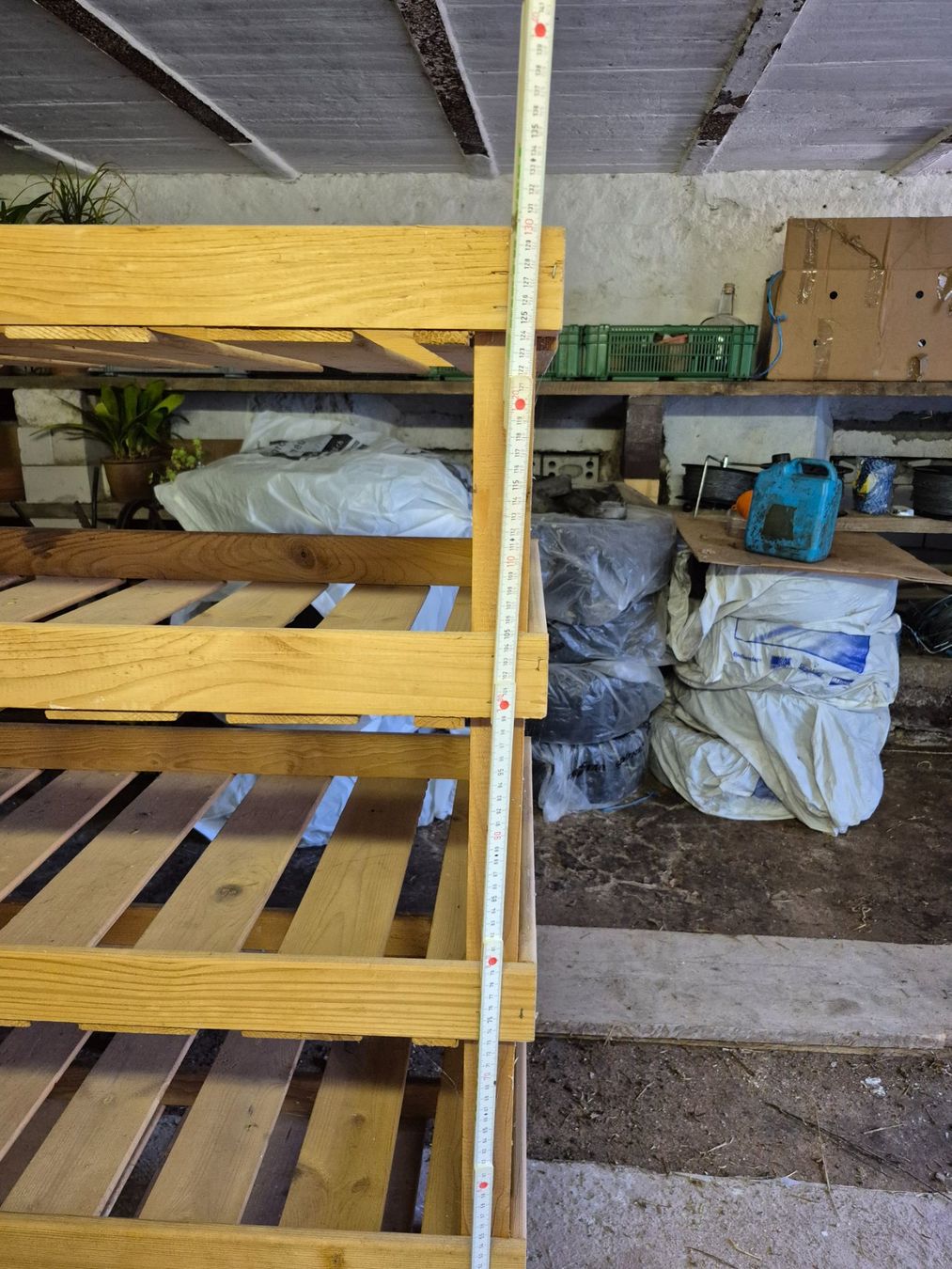 Articles en bois: Hurde Nr.1 – D'occasion à Schönenberg ZH par Split 3