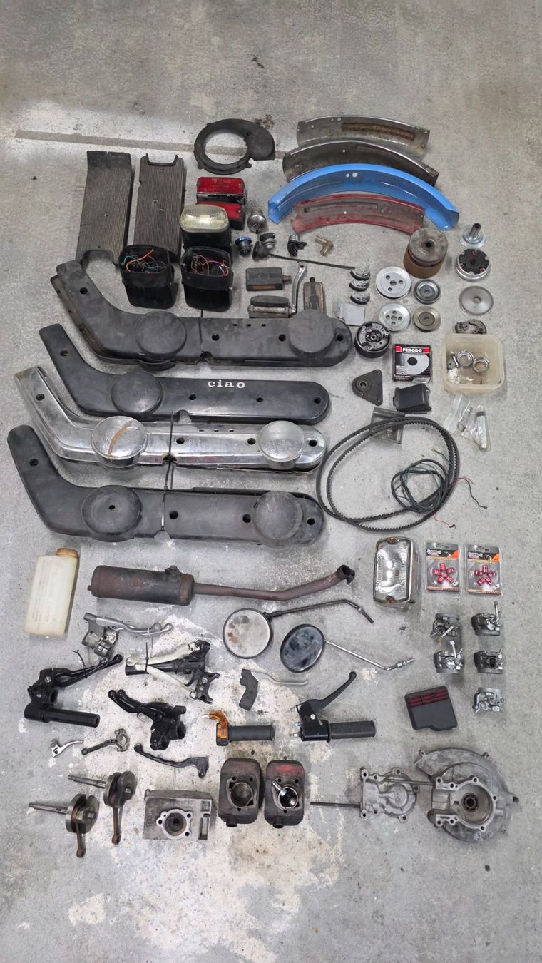 Ciclomotori: Lot pièces Piaggio Ciao - Faire offre – Usato da Salavaux venduto da Warp70