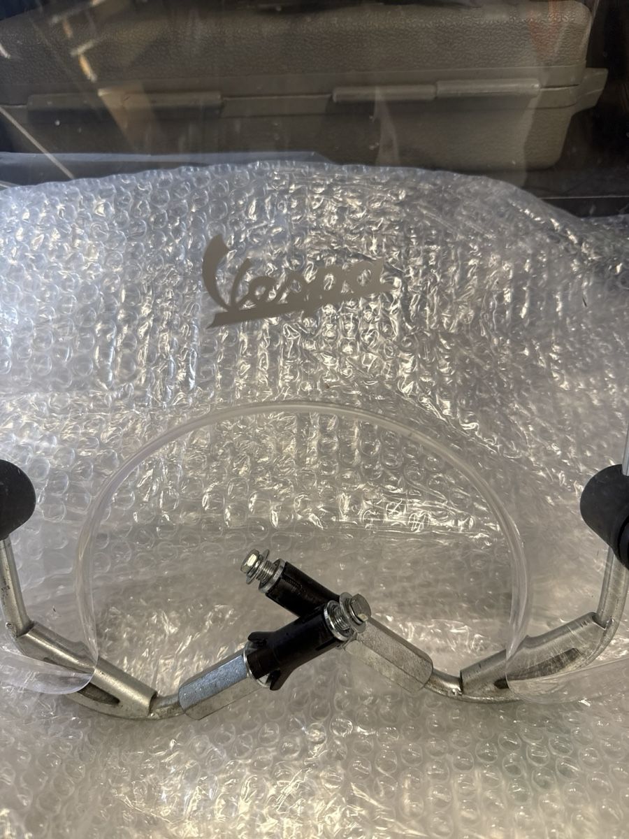 Vespa Parti ricambio per ciclomotori: Vespa GTS 125 Windschild extra Gross – Usato da Kreuzlingen venduto da _lele_ 1