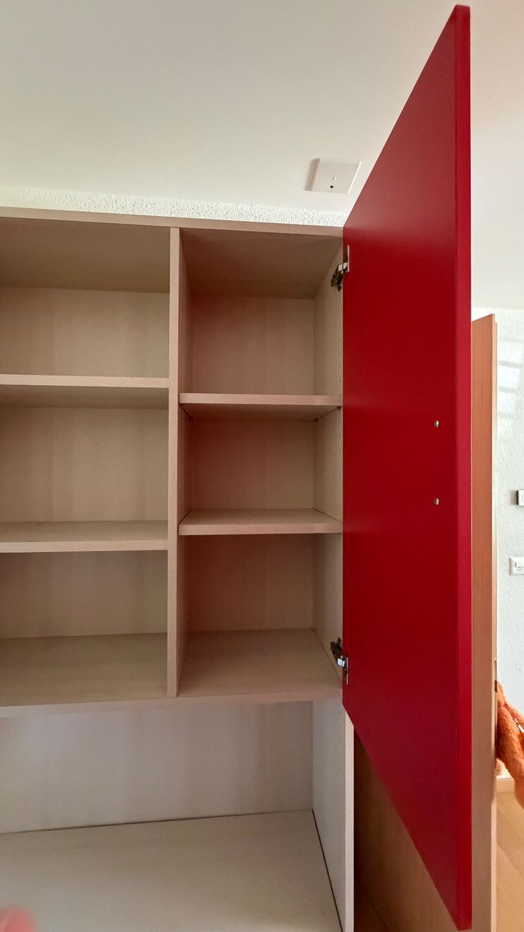 Pfister Schränke: Verstau-Schrank – Gebraucht aus Bülach von lar.rech 1
