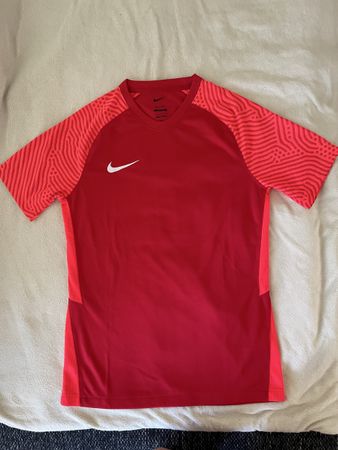 Nike Dri-Fit Fussballshirt Gr. S – Rot/Orange – Perfekt für 