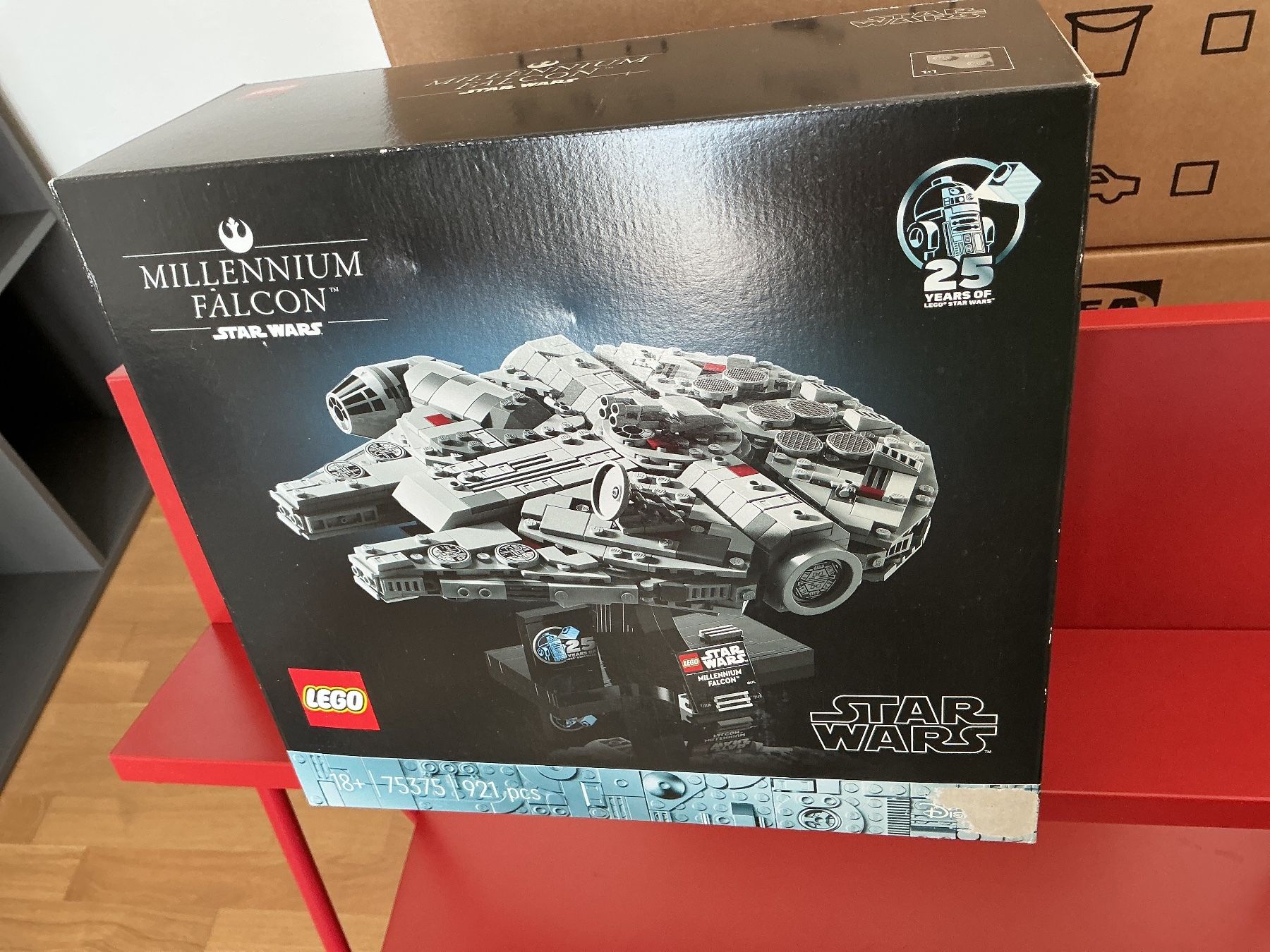 LEGO Star Wars Millennium Falcon - Neu & ungeöffnet! 75375 (Neu und ...