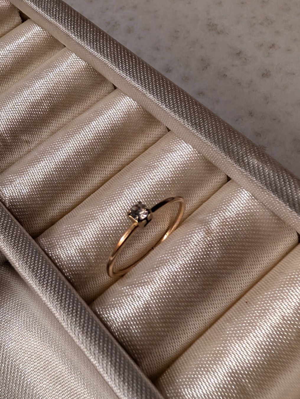 Anelli: Bague fine type solitaire dorée avec pierre (Non testée) – Usato da Daillens venduto da cla_sj2w 3