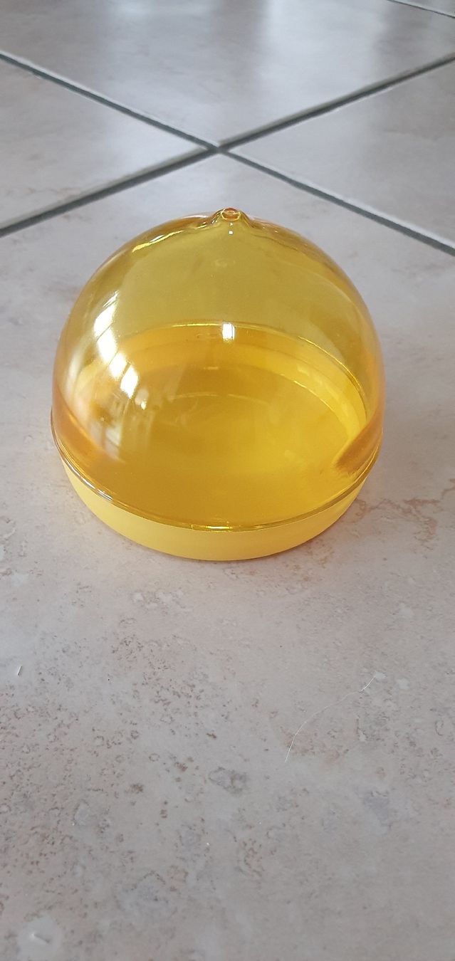 Sonstige Dekorationen & Accessoires: Boîte jaune transparent pour conserver le citron – Gebraucht aus Moutier von gvmv