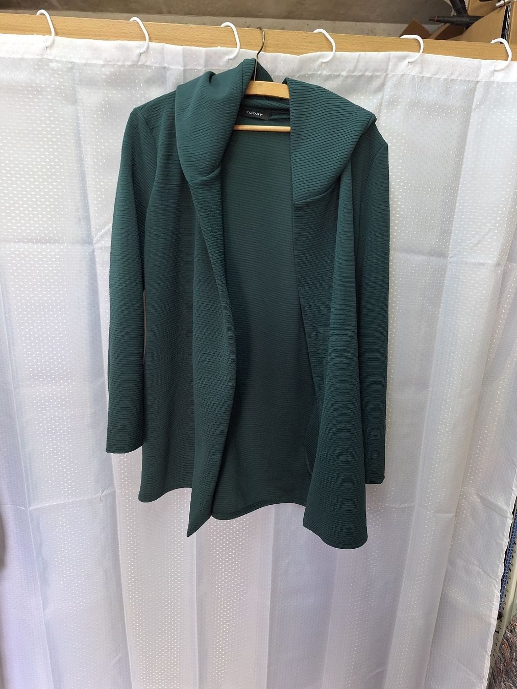 Jacken: Chic Damen Jacke mit Kapuze – Neu (gemäss Beschreibung) aus Zürich von rotezora67