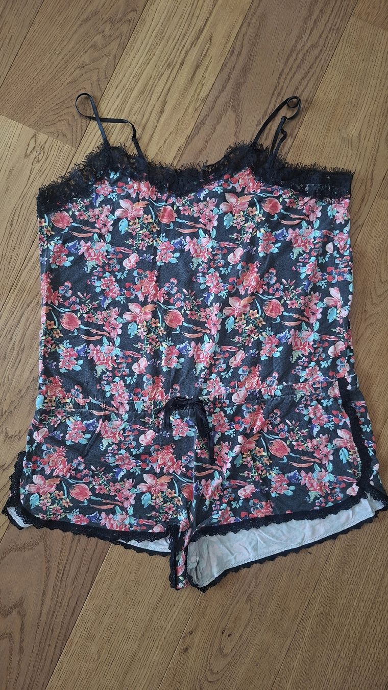 Hunkemöller Negligees & Pigiami: Schlaf-Jumpsuit mit Blumenmuster – Usato da Oberengstringen venduto da Kimchimon