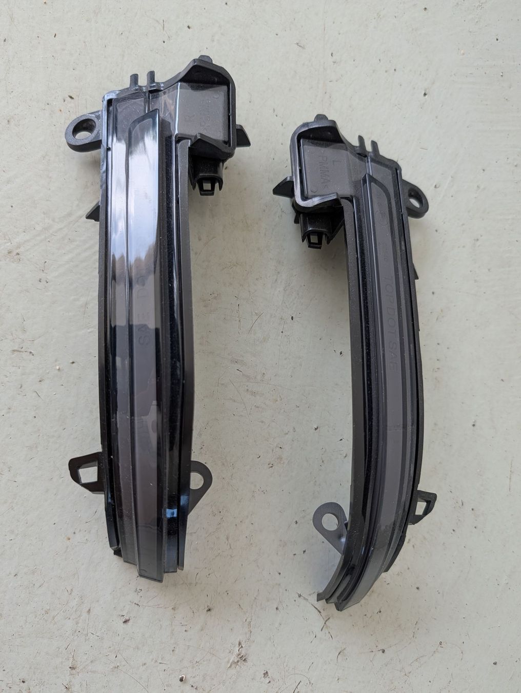 BMW Tutti pezzi di ricambio auto: schwarze LED Blinker / 2er BMW – Nuovo (secondo la descrizione) da Immensee venduto da Morris89