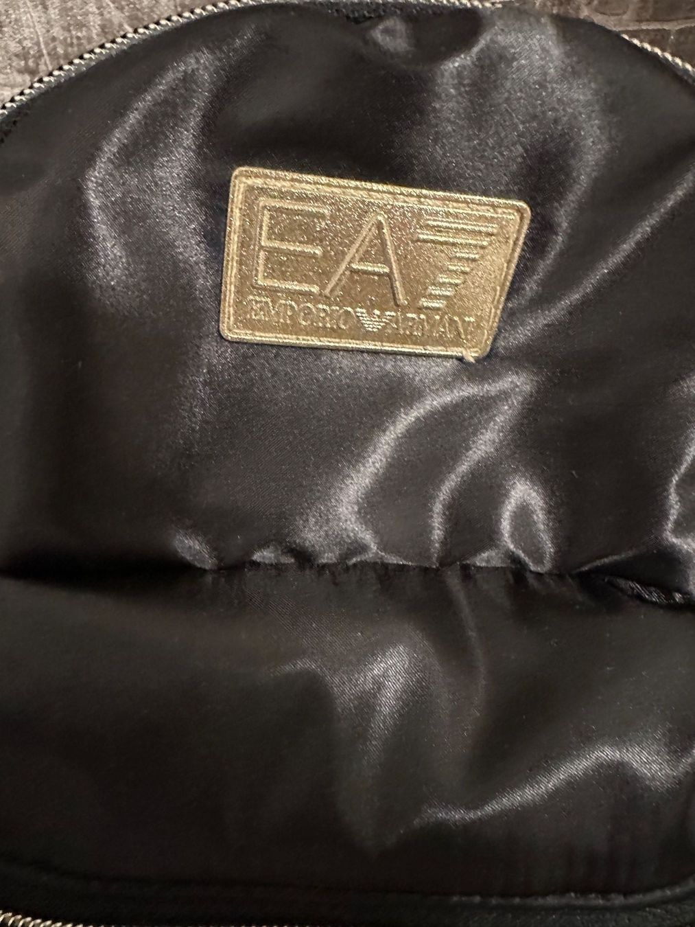 Armani Zaini: Armani Rucksack für Damen – Nuovo e nell'imballaggio originale da Frümsen venduto da Swissline90 2