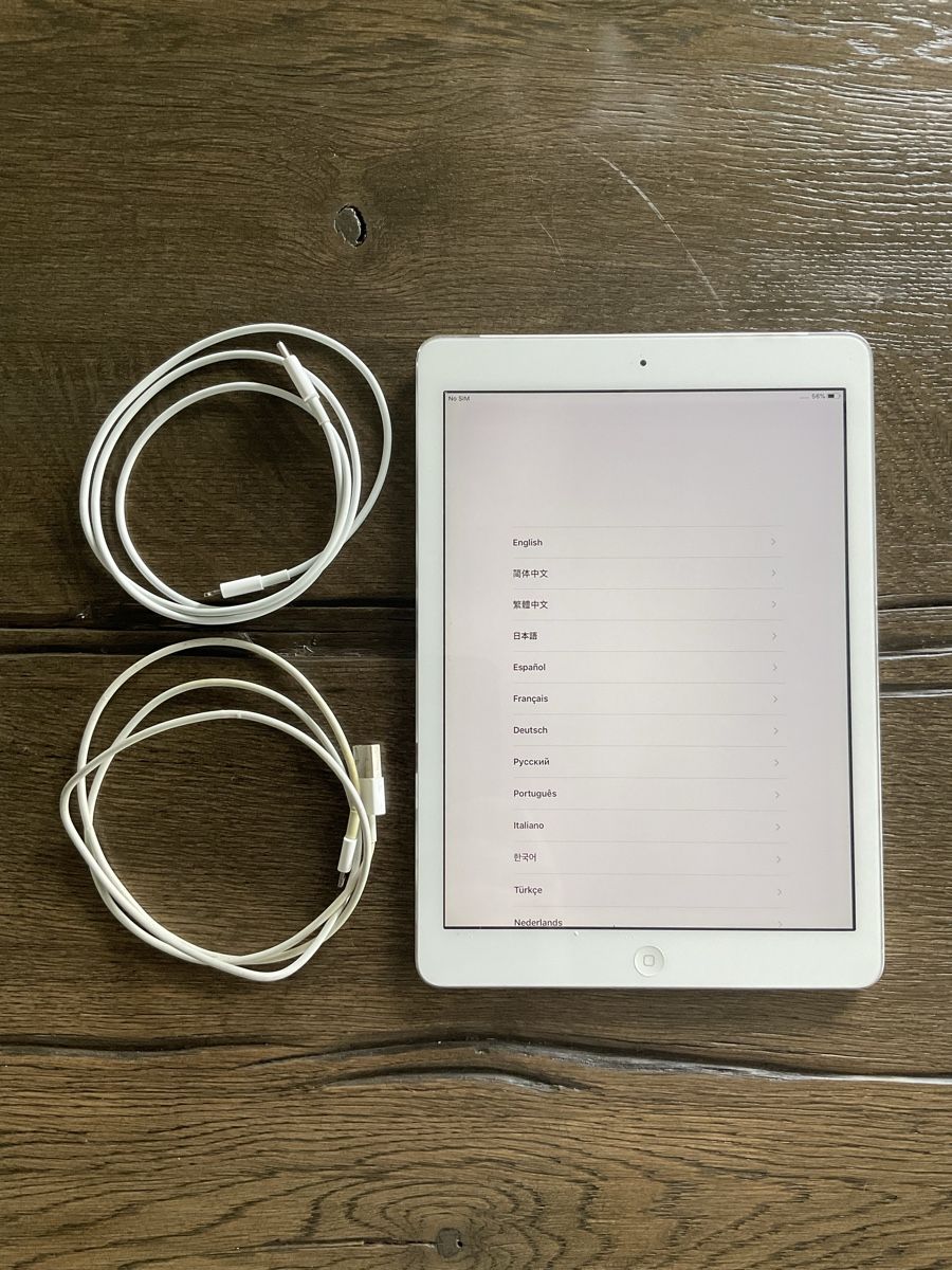 Apple Tablettes PC: iPad Air weiss  – D'occasion à Remetschwil par Upsala0