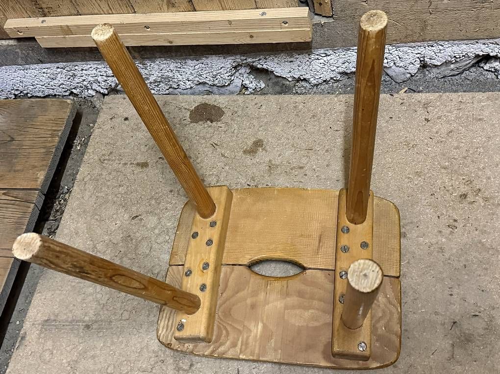 Sgabelli: Alter Holzhocker / Schemel  Vintage – Usato da Rudolfstetten venduto da Skalpell 2