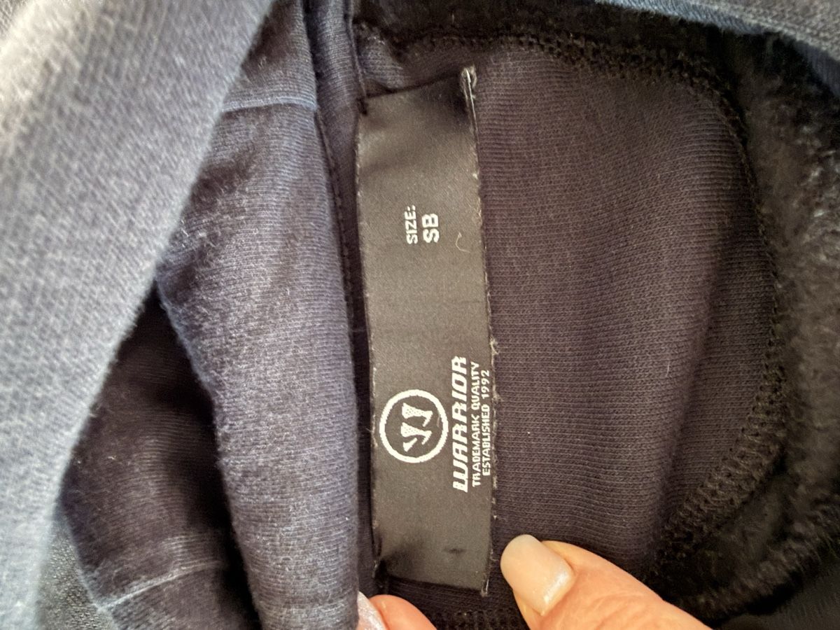 Maglioni & Felpe: SCB Pullover mit Kapuze gr 128/134 – Usato da Kirchdorf BE venduto da omegatoc 1