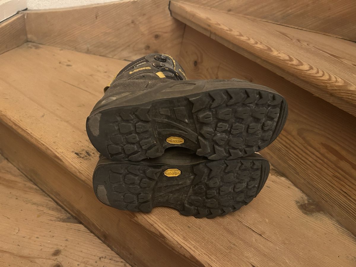 Lowa Schuhe für Jungen: Lowa Wanderschuhe 32 – Gebraucht aus Solothurn von Luciamoser88 2