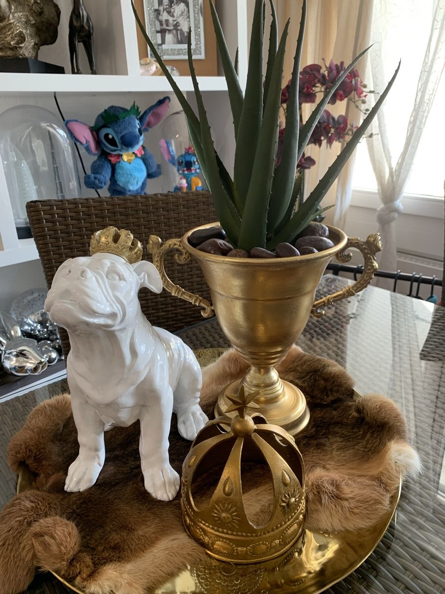 Pfister Alle Dekorationen: Wunderschöne goldene Kronen Decoration. – Neu (gemäss Beschreibung) aus Emmenbrücke von Dior09 1