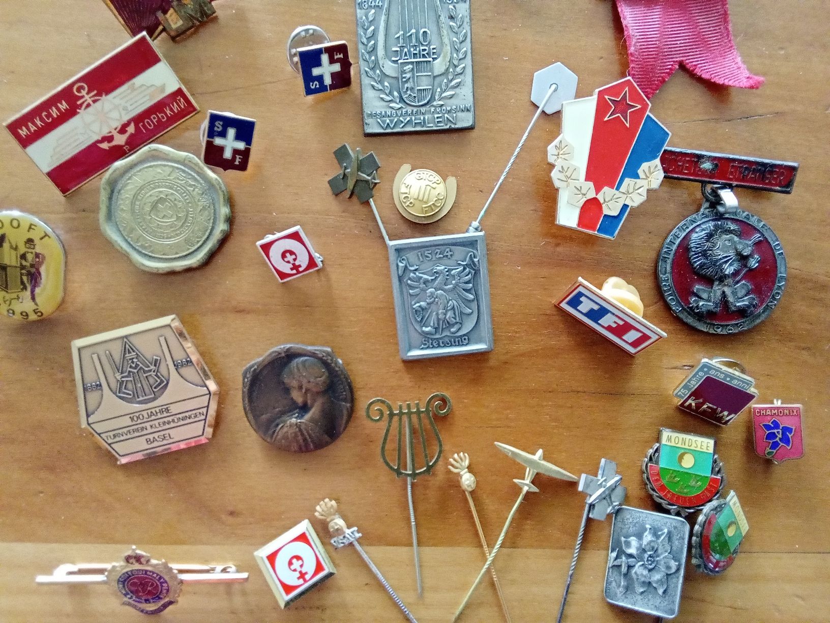 Placchette & Badge: KONVOLUT ALTE ABZEICHEN – Usato da Muri BE venduto da Alk 2
