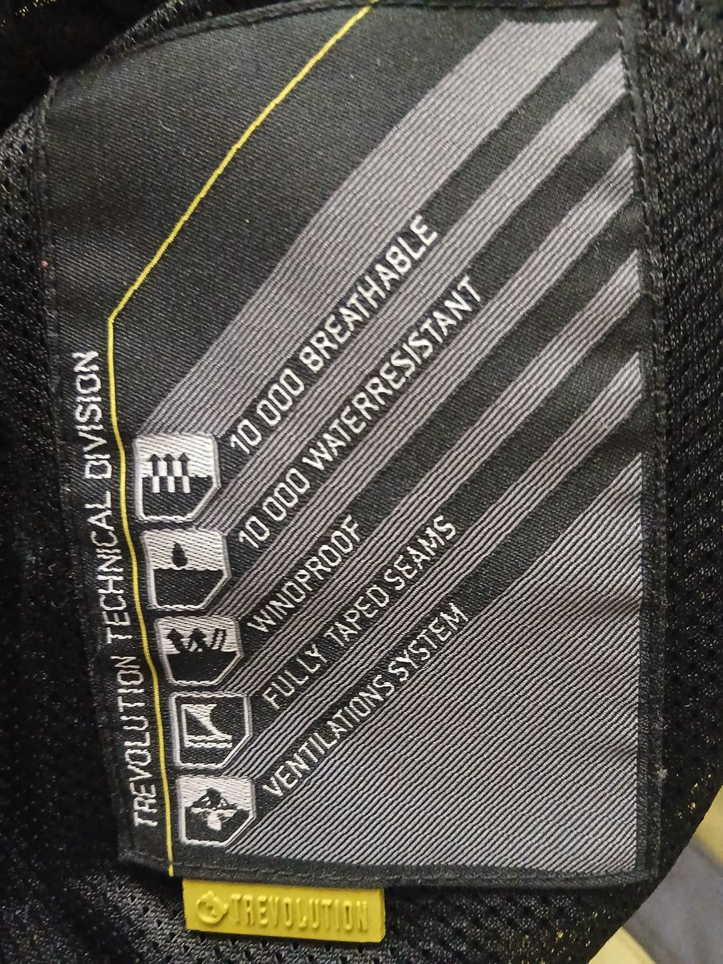 Trevolution Giacche: Trevolution Jacket Rain / Wind proff – Usato da Dietikon venduto da mih_xsk8 2