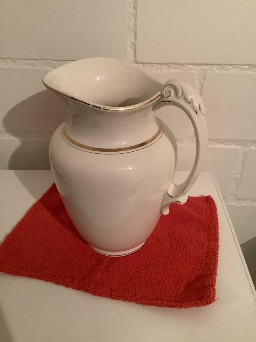 Recipients et similaires: Waschbecken mit Krugh – D'occasion à Allschwil par Sylvia50 1