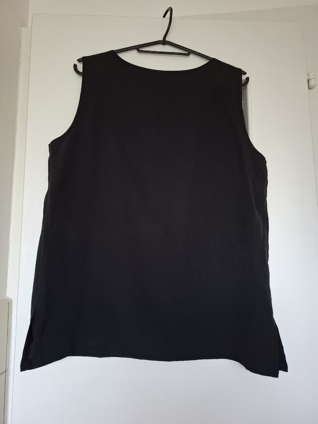 Top: Petit top noir Vintage – Nuovo (secondo la descrizione) da La Tour-de-Peilz venduto da Marin_nette 2
