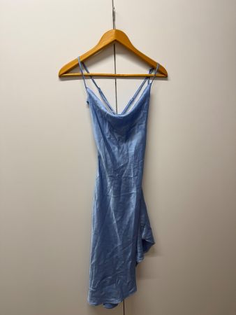 Neues Sommerkleid mit Wasserfallauschnitt, Gr. S