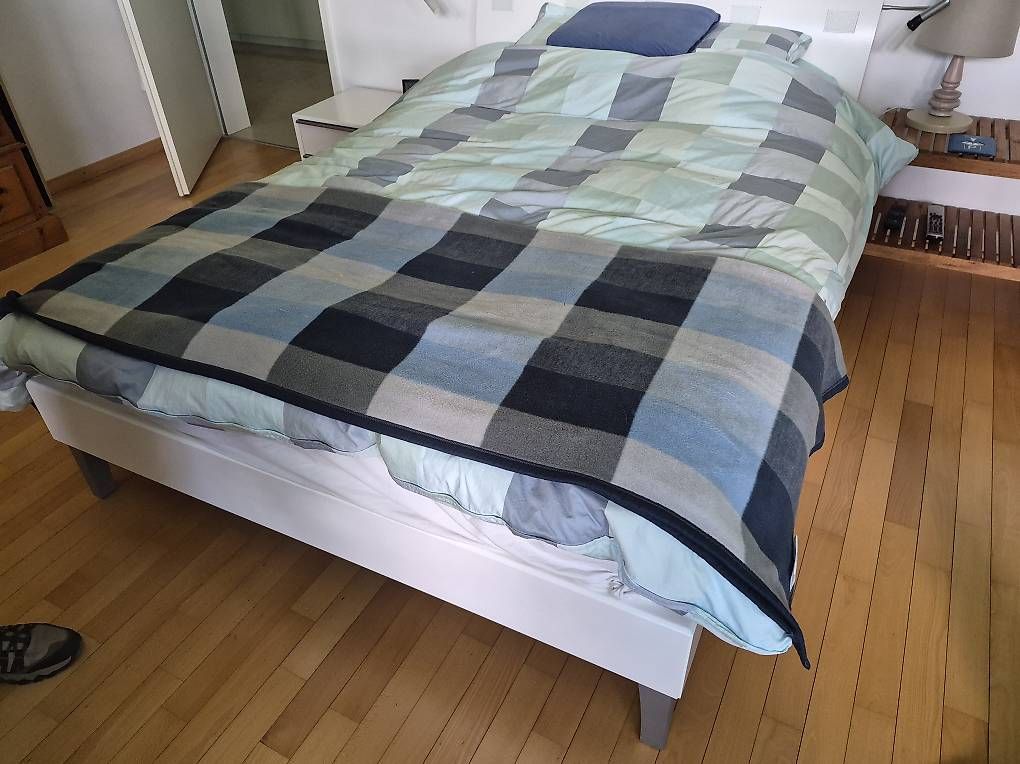 Bico Letti: Bico Air Pulse Matratze mit solidem Rahmen – Usato da Wilen b. Wollerau venduto da Wantok01