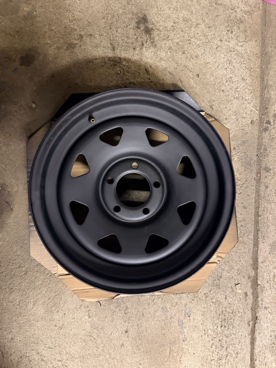 Volkswagen Cerchioni: Cerchi in acciaio nero – Nuovo (secondo la descrizione) da Biasca venduto da kek_97k9