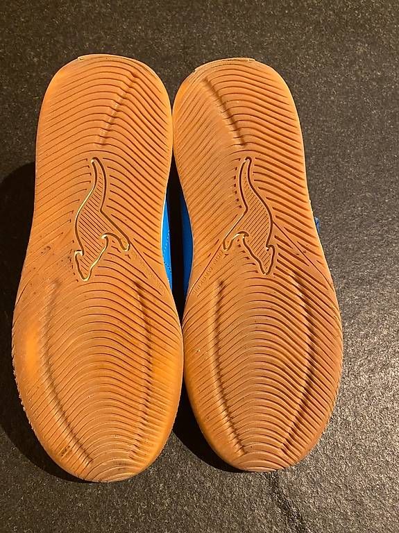 Scarpe da uomo: Hallenschuhe Grösse 35 – Usato da Ottikon b.Kemptth. venduto da Remeny7 1
