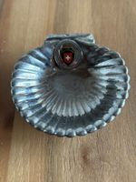 Muschelförmige Ablage mit Schweizer Wappen 🇨🇭