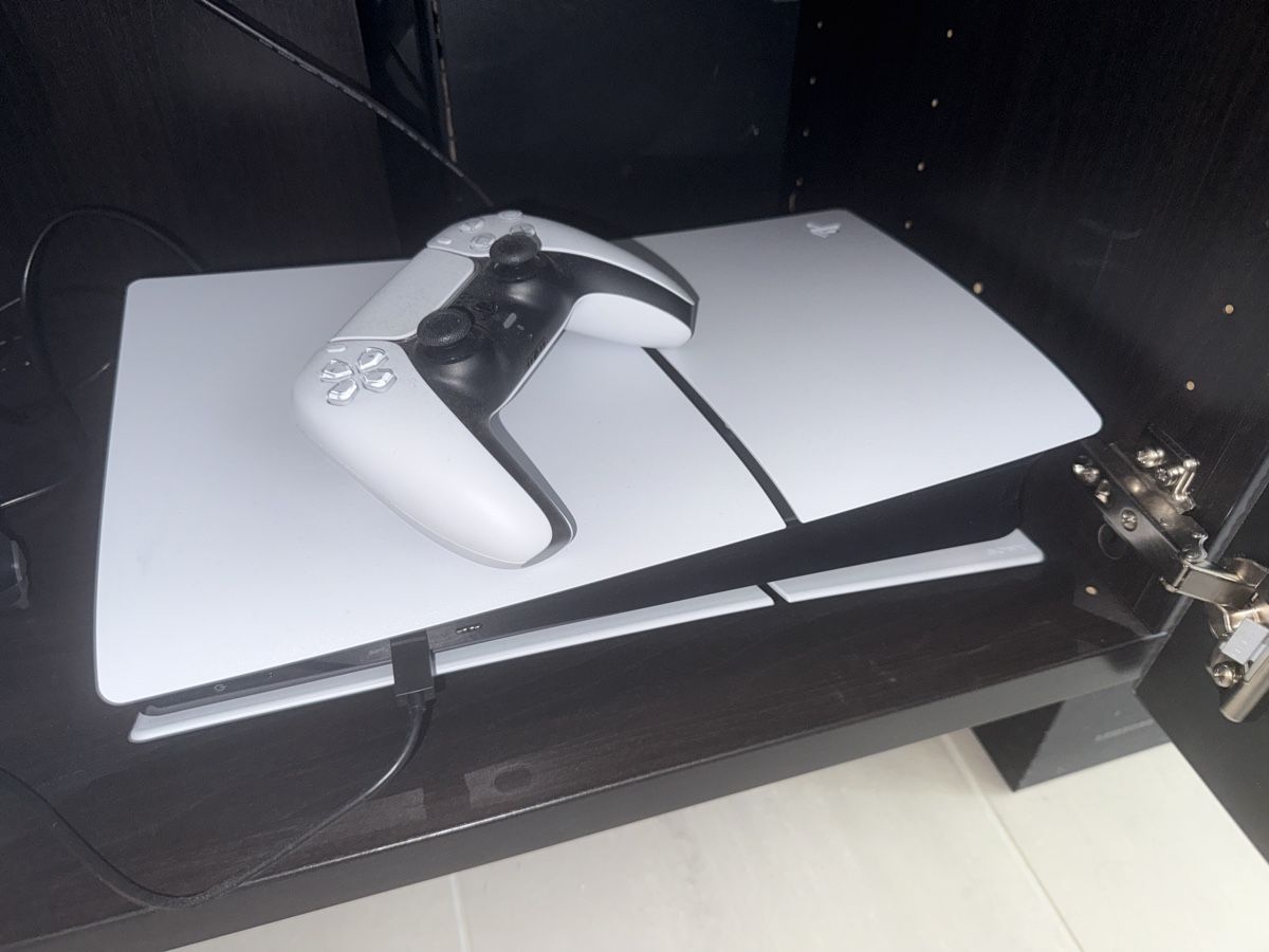 Sony Consoles: PlayStation 5 Digital Edition inkl. Controller – D'occasion à Kriens par Say-men