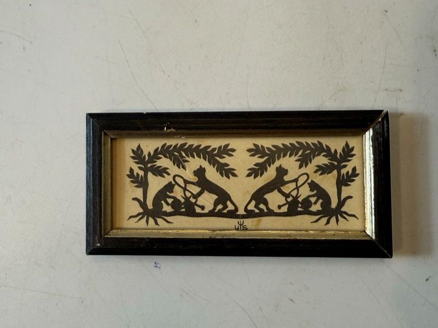 Arts picturaux & lithographies: Kleiner Scherenschnitt Ursula Schenk Katzen, signiert – D'occasion à Grenchen par swiss.antiques 1