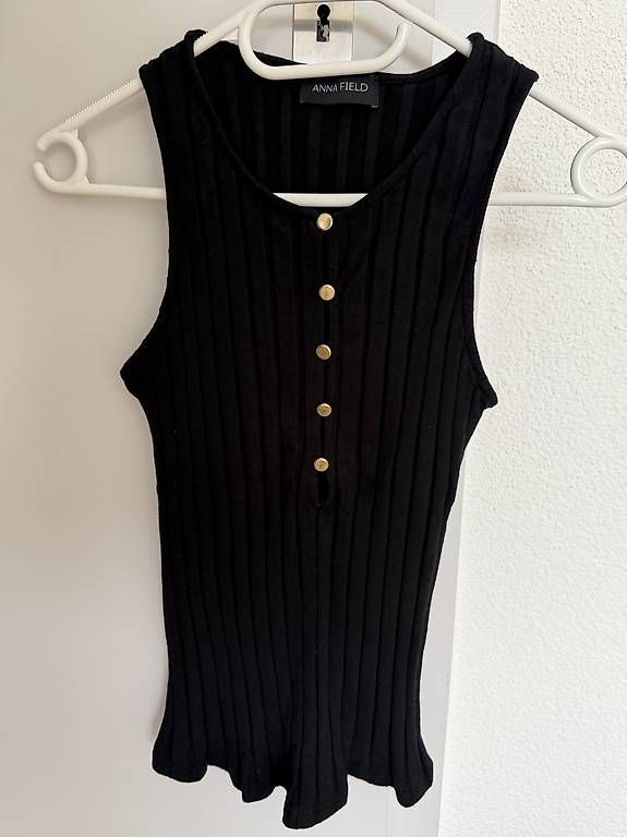 Top: Schwarzes Top – Usato da Bleienbach venduto da Chi_Cari