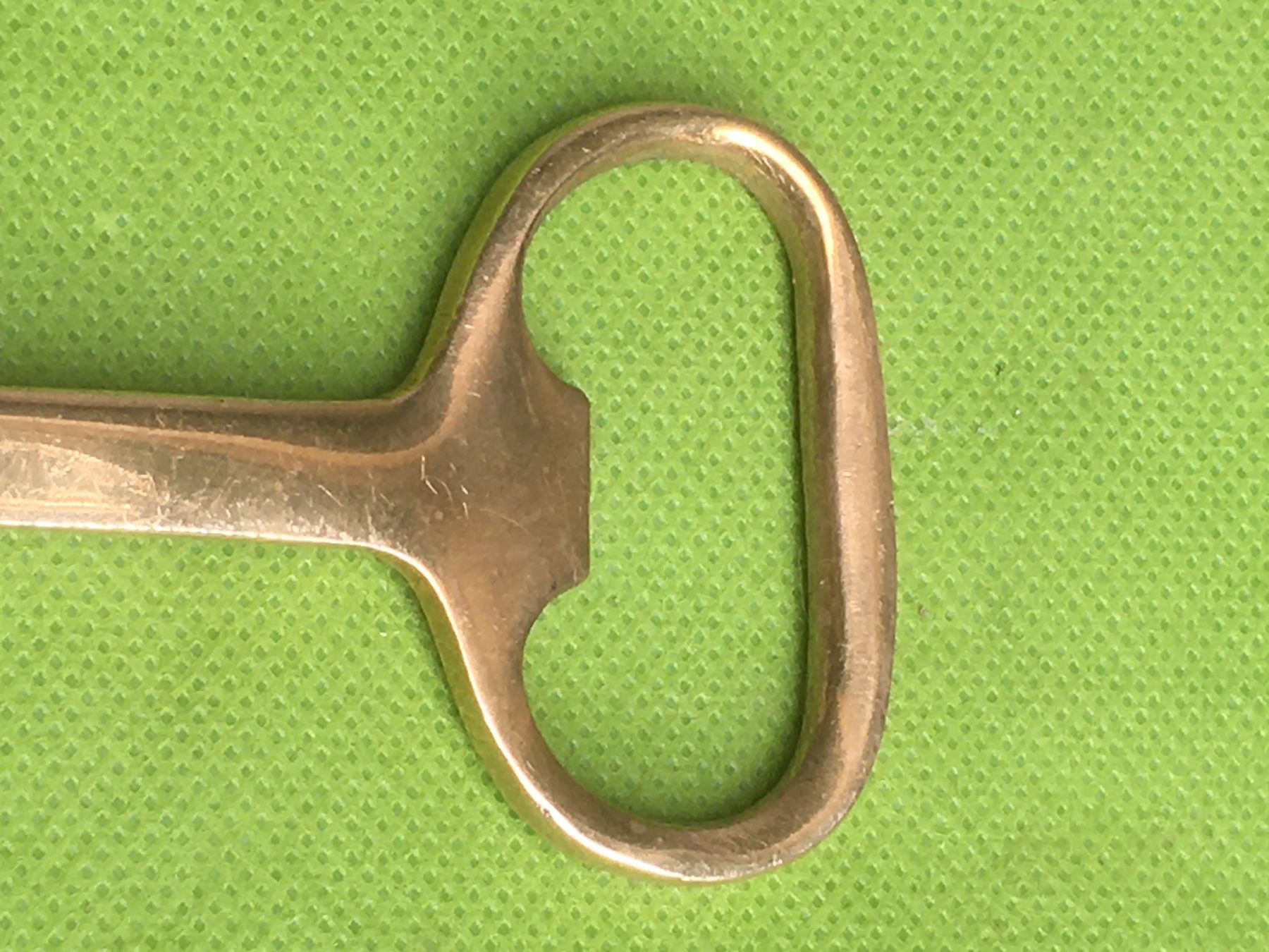 Clubs & Sets: Golfball Flaschenöffner aus Messing – D'occasion à Wil SG par rolandsflohland 4