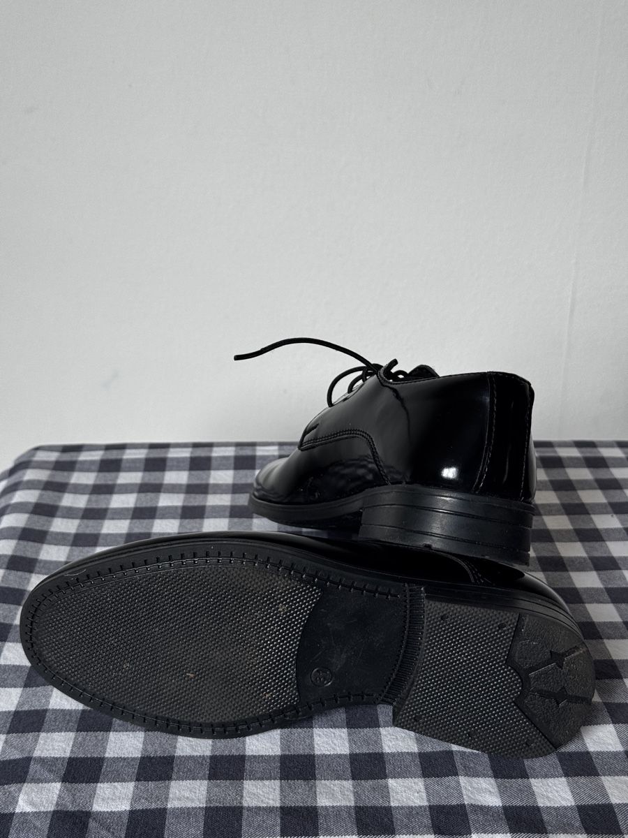 Chaussures garçon: Kinder Lackschuhe Grösse 31, gebraucht – D'occasion à Basel par spassbremse 3