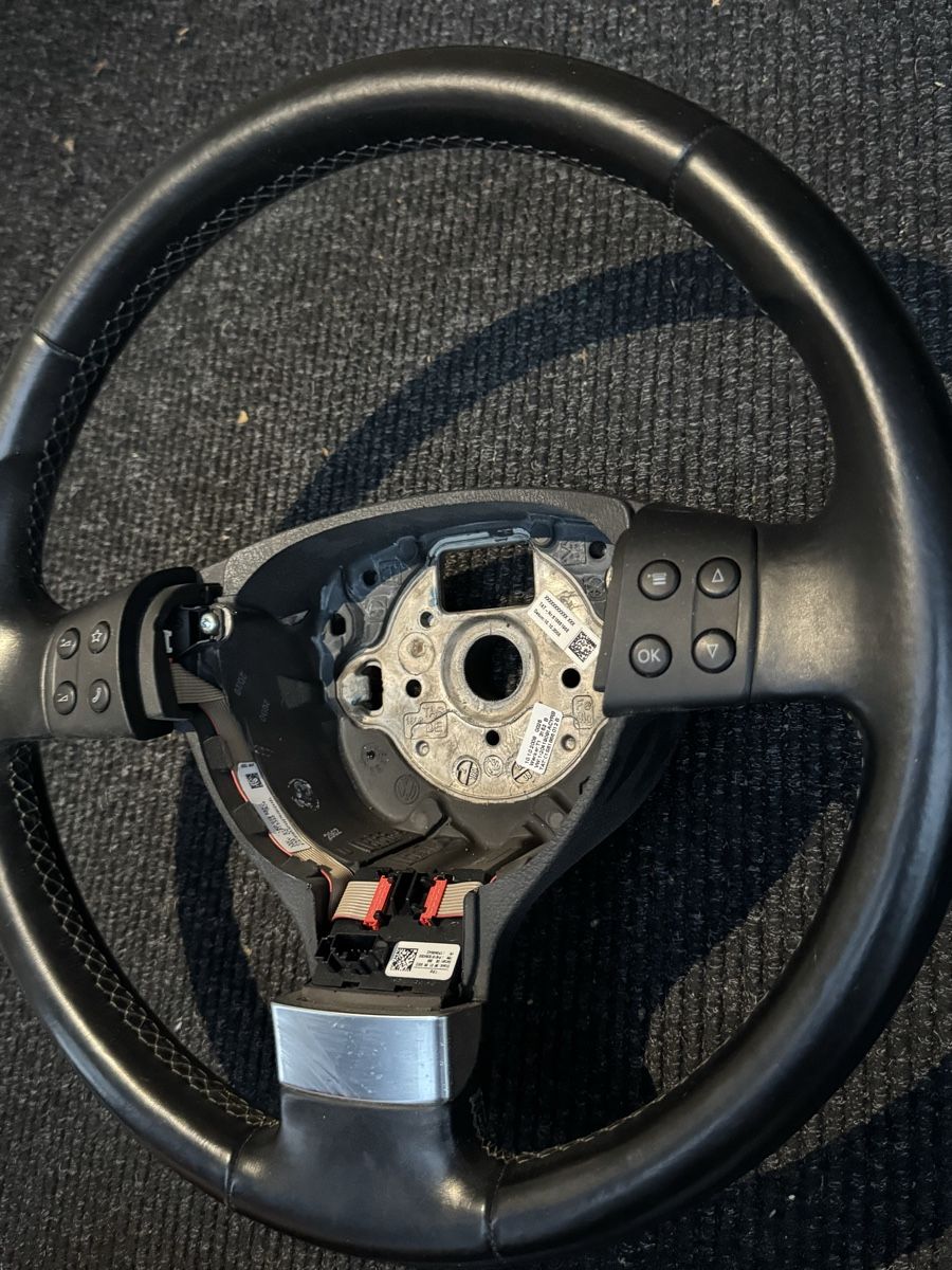 VW Toutes les pièces auto: Golf 5 Original Lenkrad – D'occasion à Volketswil par TopDealszh 1