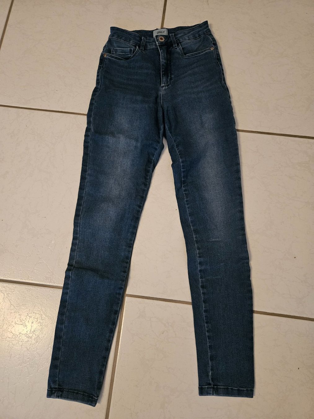 Only Pantaloni: Jeanshose gr. XS/30 – Usato da Wohlen AG venduto da france19m