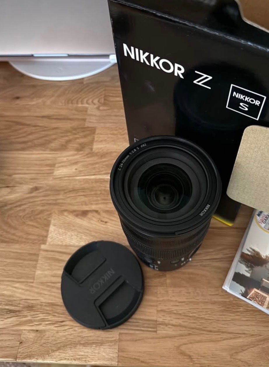 Nikkor Obiettivi: Nikon Z 24-70 f2.8 – Nuovo e nell'imballaggio originale da Morges venduto da stacygu01 2