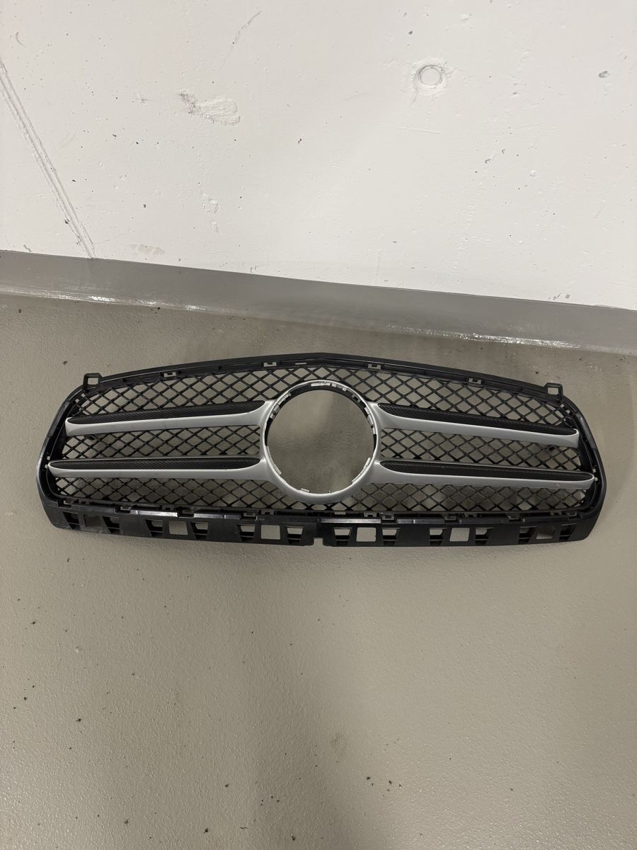 Mercedes-Benz Alle Autoersatzteile: MERCEDES A-KLASSE Kühlergrill – Gebraucht aus Oensingen von custom_lenkraeder