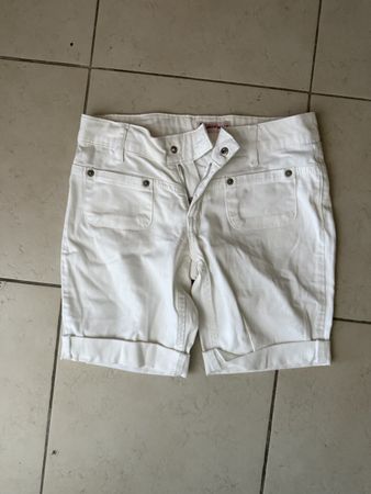 Damen Shorts weiss Grösse xs gebrauchter Zustand