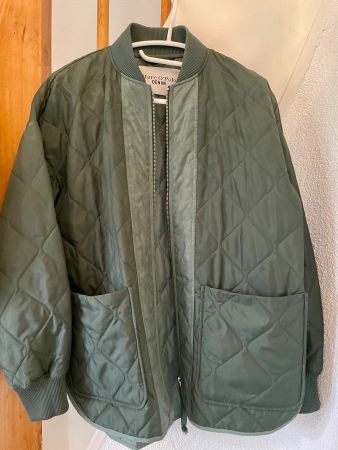Neuwertige Marc o Polo quilted Jacket grün