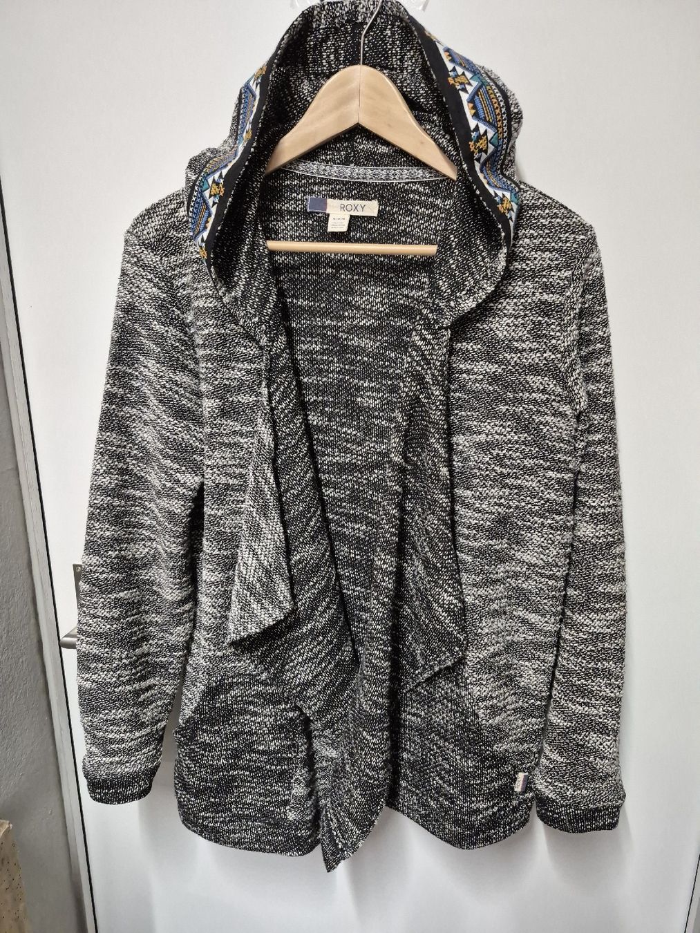 Roxy Vestes: ROXY Jäggli Jacke Gr.M, Azteken-Muster – D'occasion à Merligen par muss_haben 2