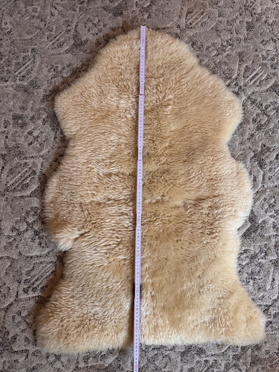 Bodenmatten: Schaffell 95x60cm – Gebraucht aus Rüti ZH von make
