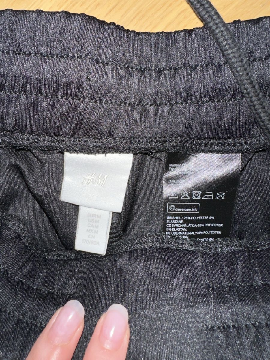 H&M Pantaloni: trainerhose (M) – Usato da Freidorf TG venduto da driftingforthrifting 2