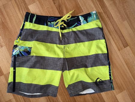 Quiksilver Shorts Gr. 28 einfache Bundweite 37cm