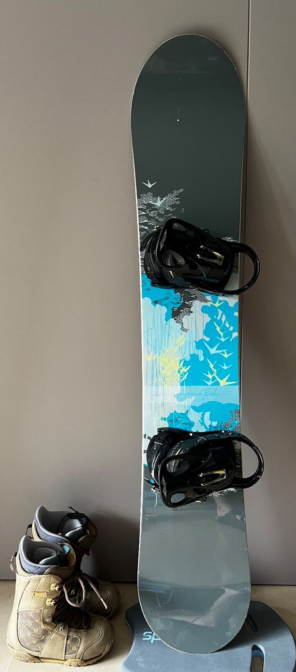 Burton Boards: Burton Snowboard Set: Feather 149cm+FixationsS+Bottes 6.5/37 – Gebraucht aus Versoix von annavm29