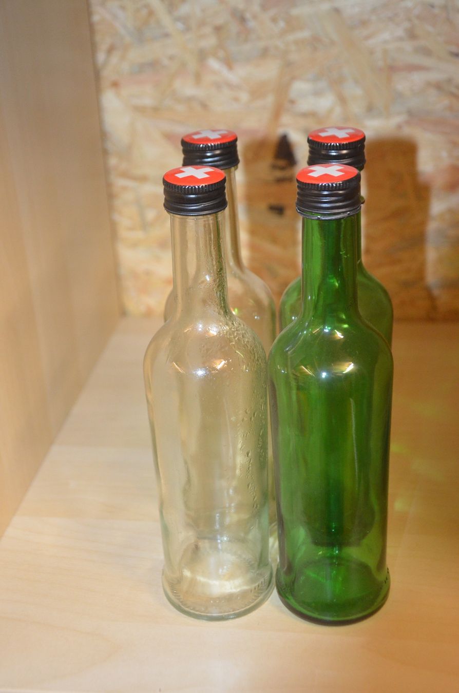 Altro in Stoviglie & Bicchieri: 4 STUCK KLEINE FLASCHE – Usato da Chiasso venduto da Dolly015