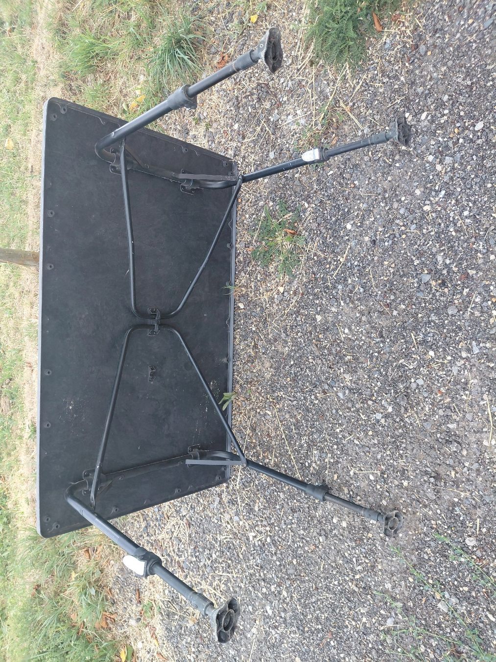 Tables: Campingtisch  – D'occasion à Schüpfen par Marathon013 2